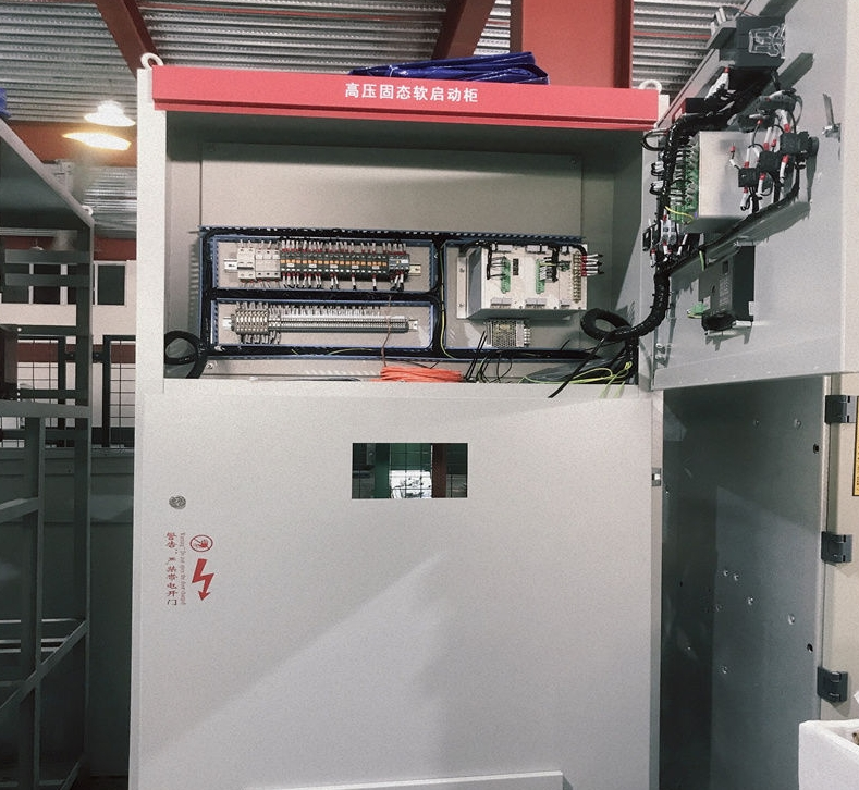 高壓固態(tài)軟啟動(dòng)柜的獨(dú)特功能 